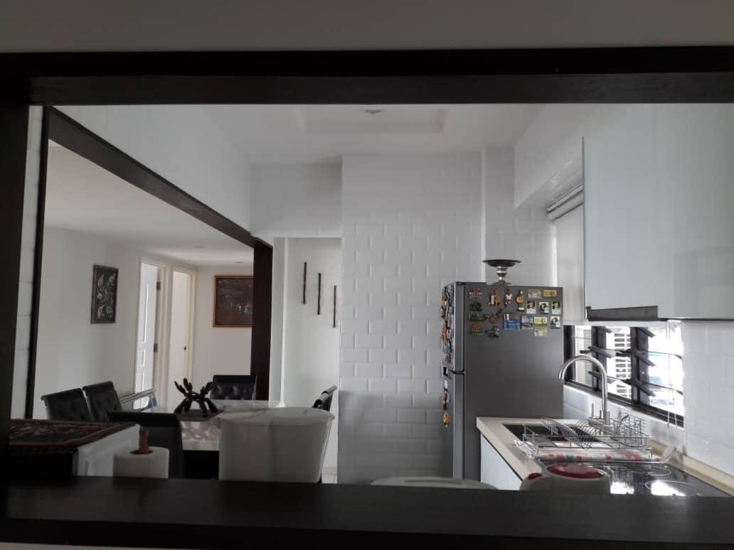 Susie'S Resort Seaview Suites At Sri Sayang Batu Feringgi Ngoại thất bức ảnh