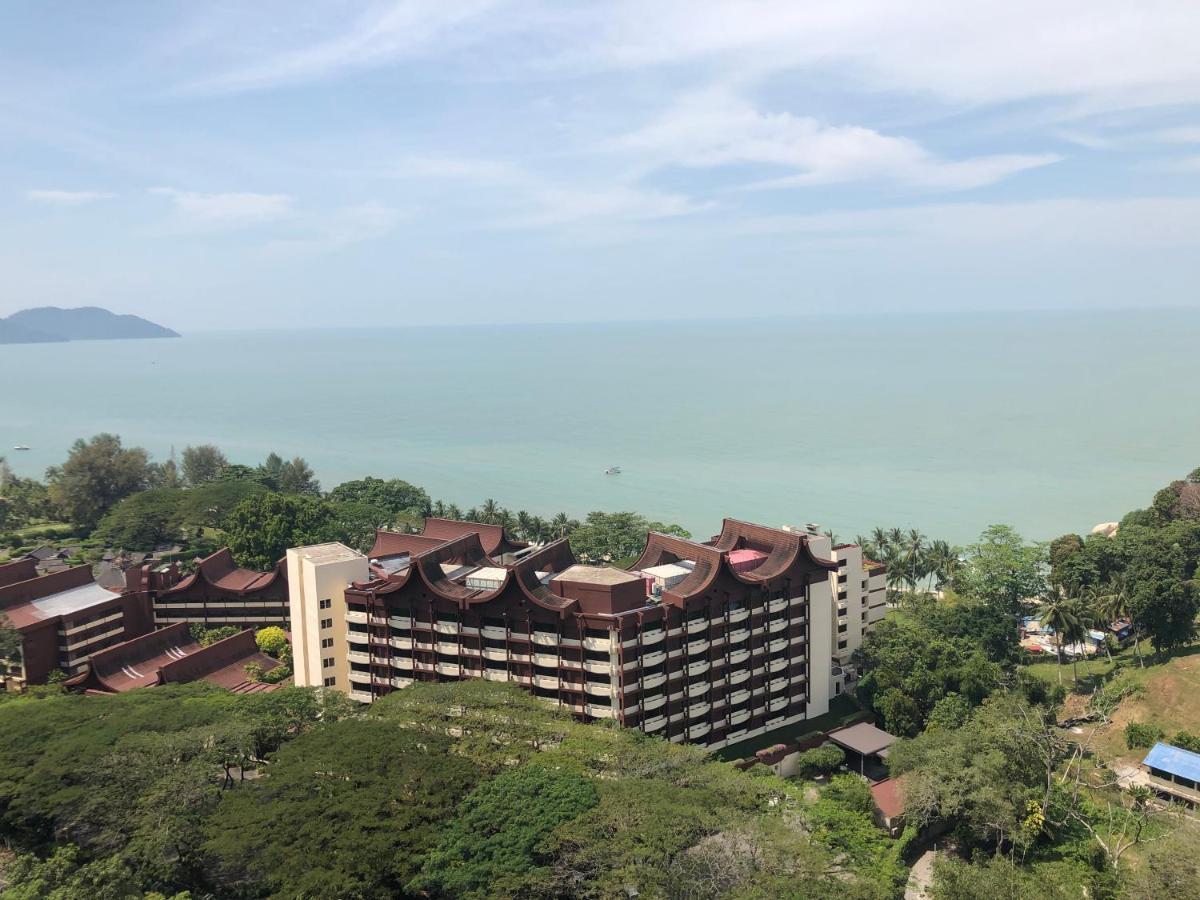 Susie'S Resort Seaview Suites At Sri Sayang Batu Feringgi Ngoại thất bức ảnh